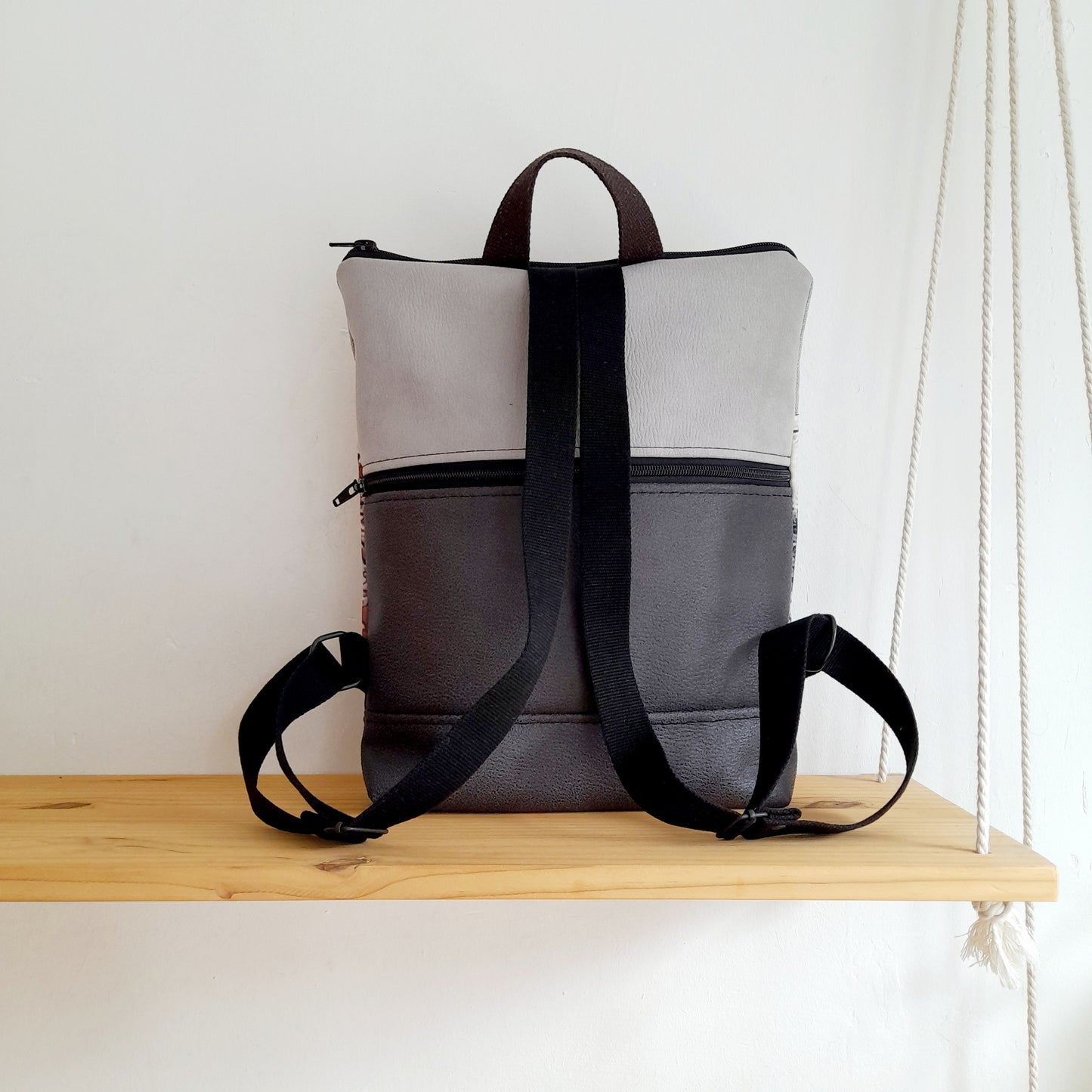 Mochila alta sloOw. Paisaje abstracto en grises