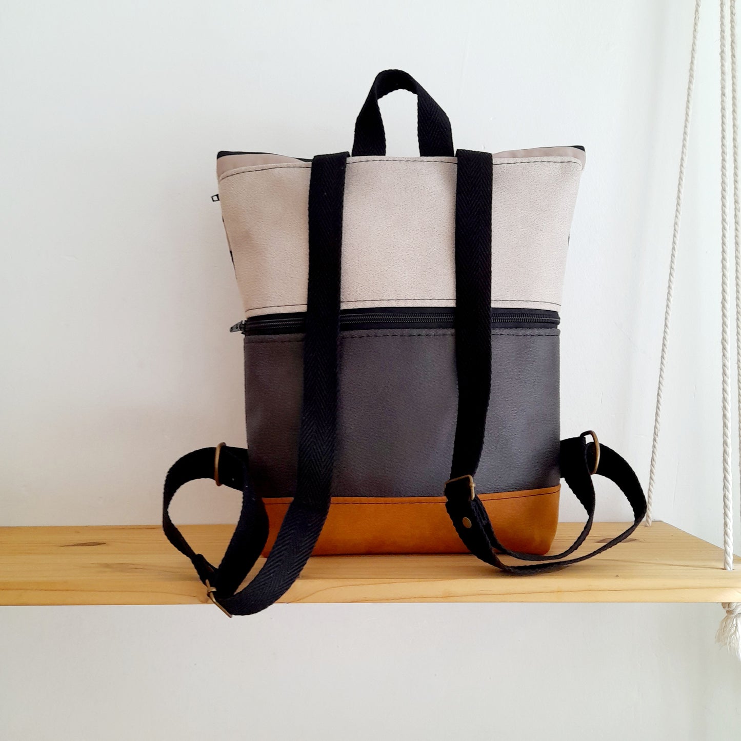 Rolltop de Rayas beige y negro con camel