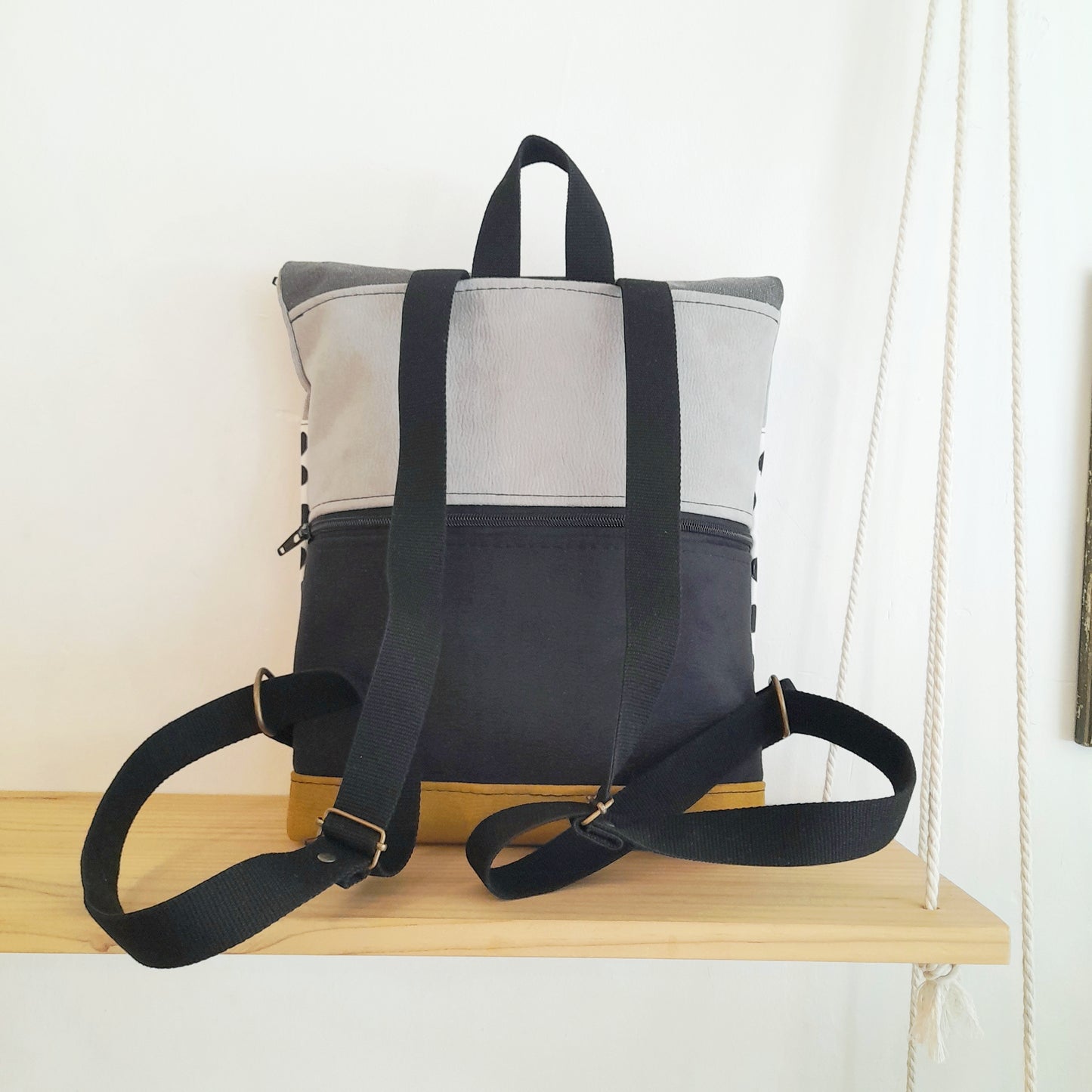 Rolltop de Puntitos con mostaza y gris