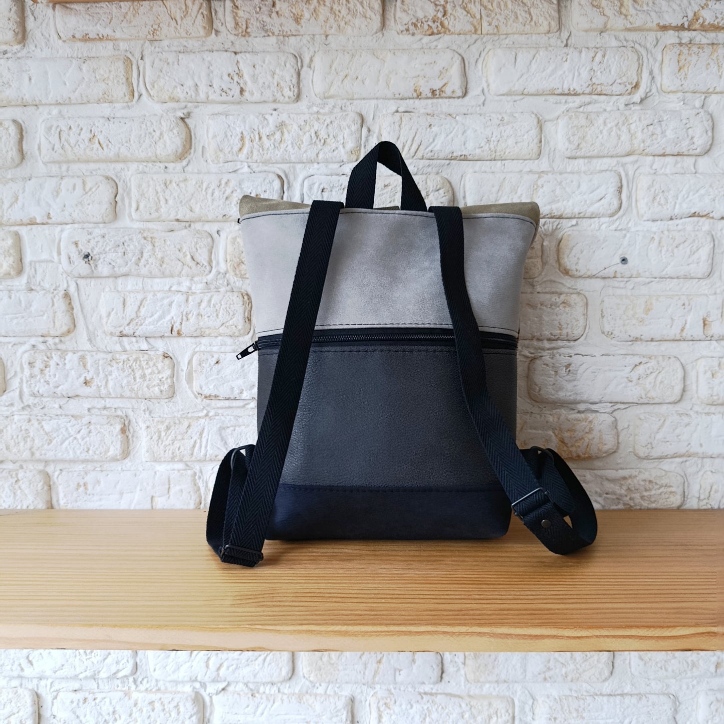 Mochila Rolltop sloOw. Bosque con negro y kaki