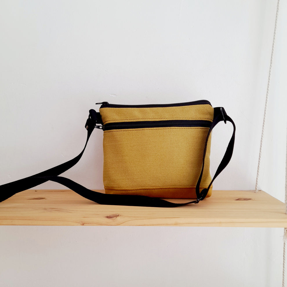 Bolso mediano sloOw. Craspedias con mostaza