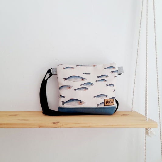 Bolso mediano sloOw. Peces con base azul