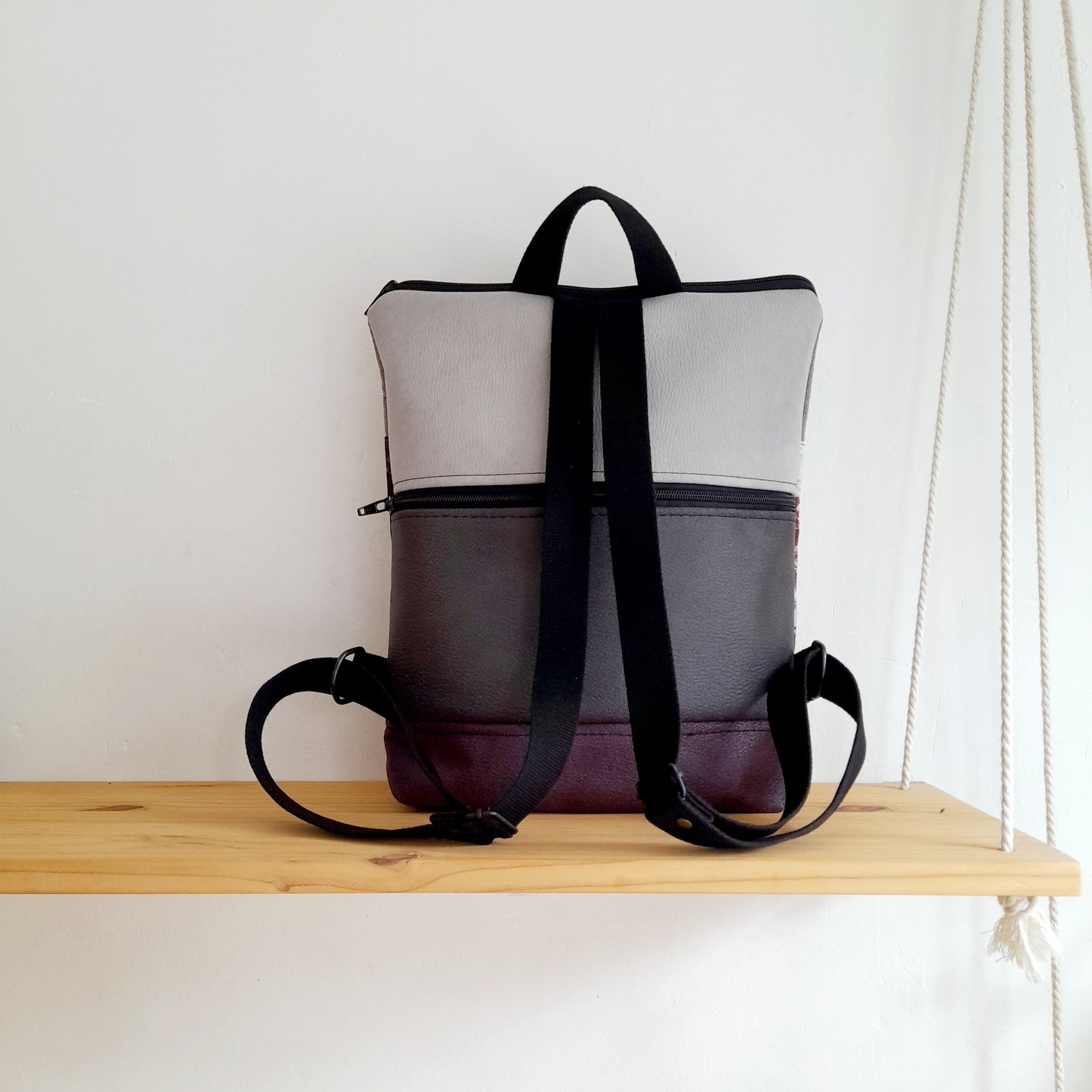 Mochila alta sloOw. Paisaje japonés con morado y gris