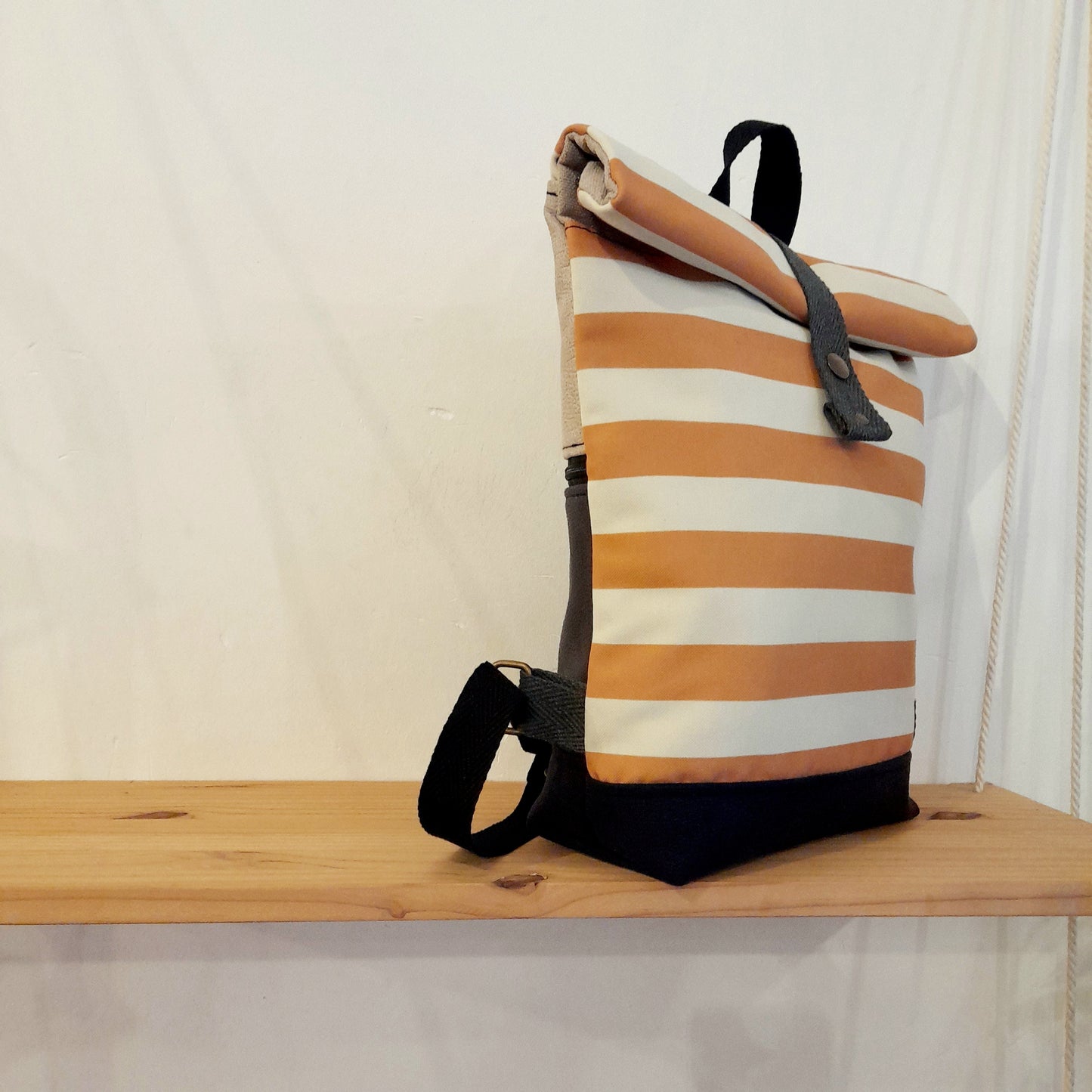 Rolltop de Rayas camel y blanco