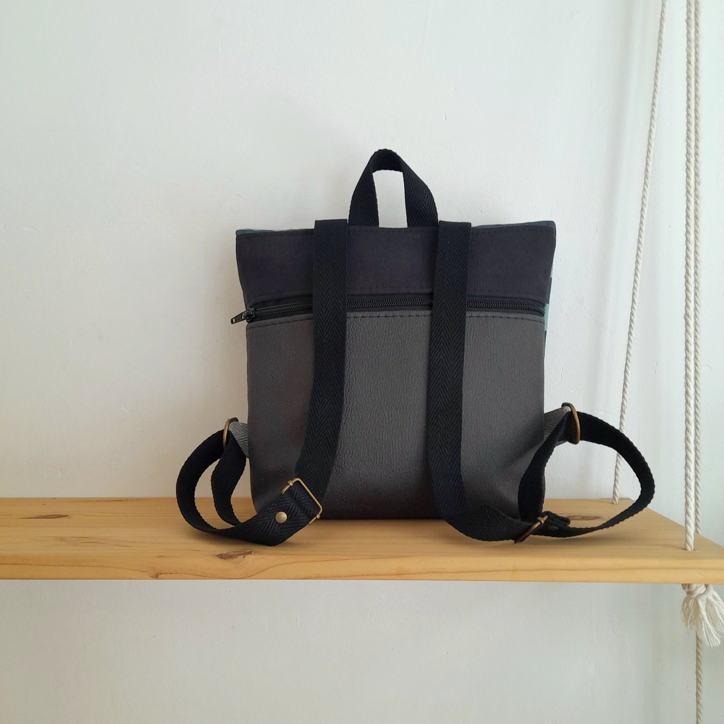 Mochila de solapa con Rayas turquesas y azul