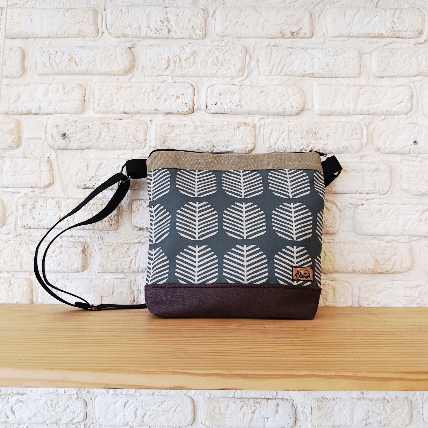 Bolso cuadrado de Arbolitos azules, morado y kaki