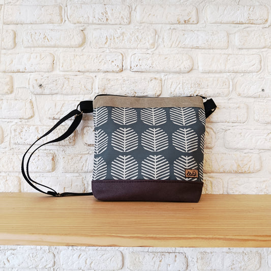 Bolso cuadrado de Arbolitos azules, morado y kaki