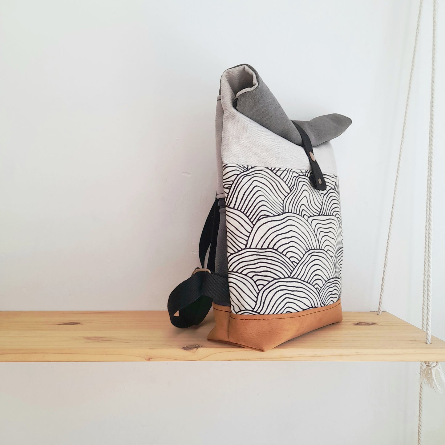 Rolltop de ondas, camel y gris