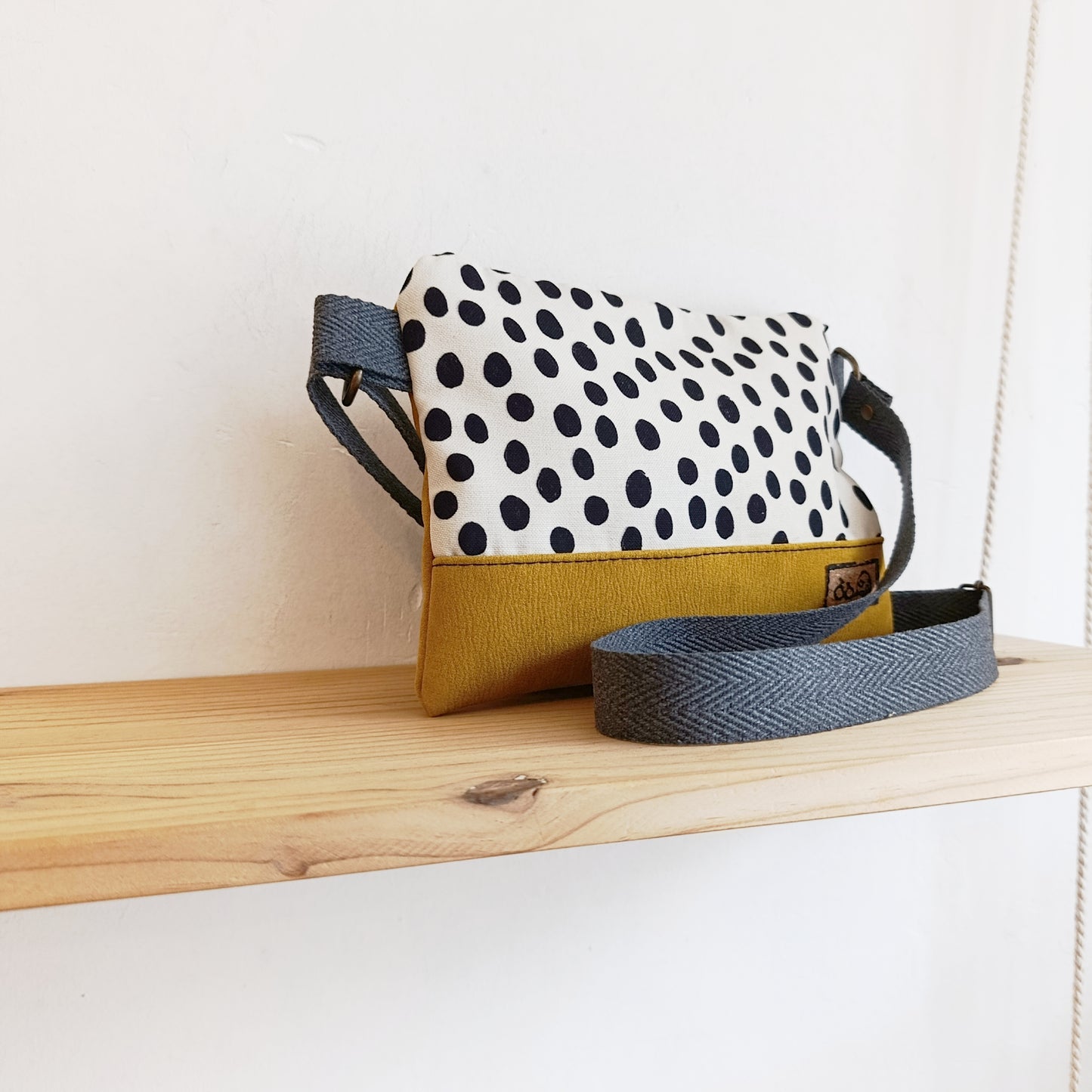 Bolso pequeño de Puntitos y mostaza