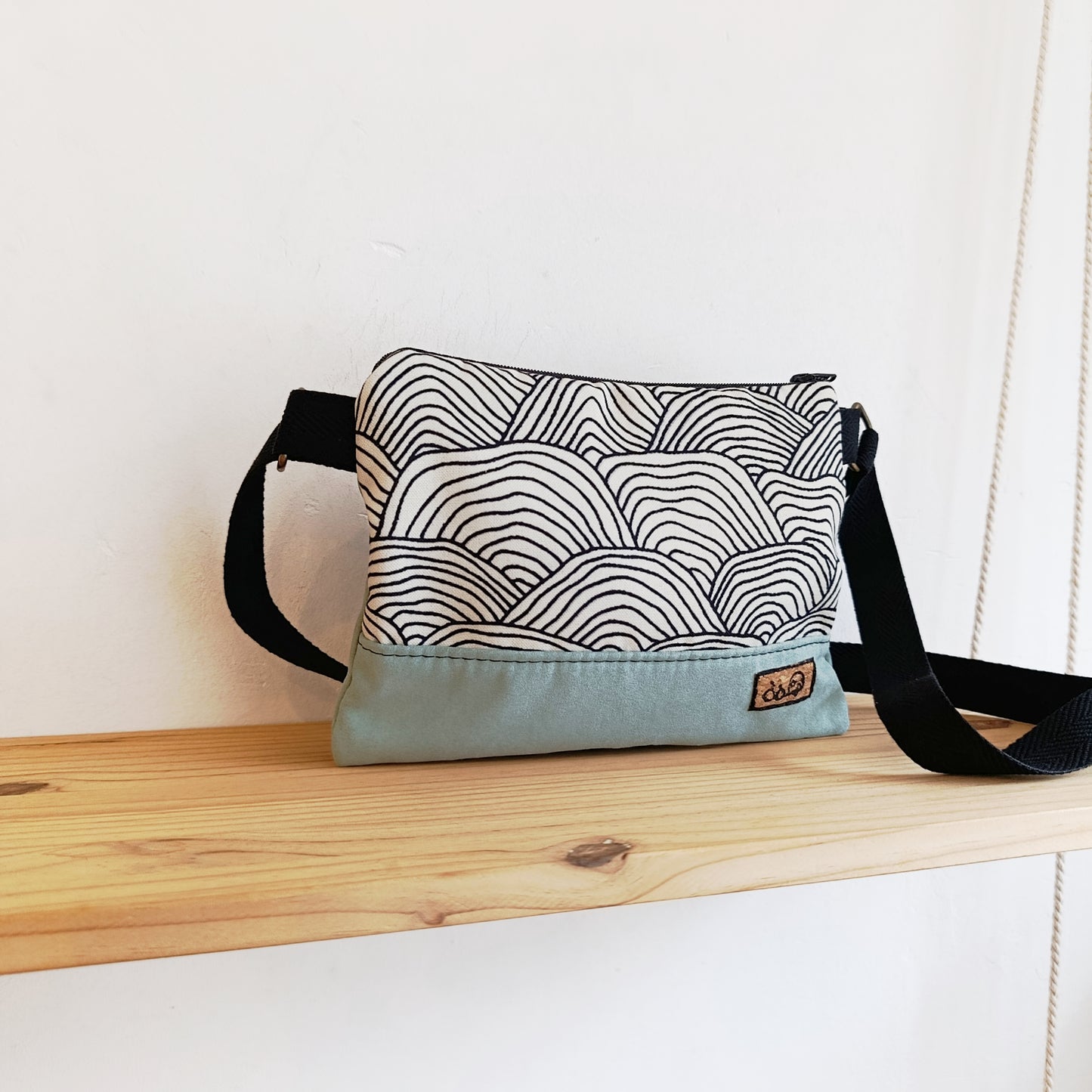 Bolso pequeño de Ondas con azul claro
