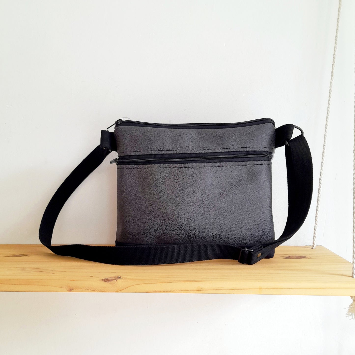 Bolso mediano de Rayas blanco y negro con mostaza