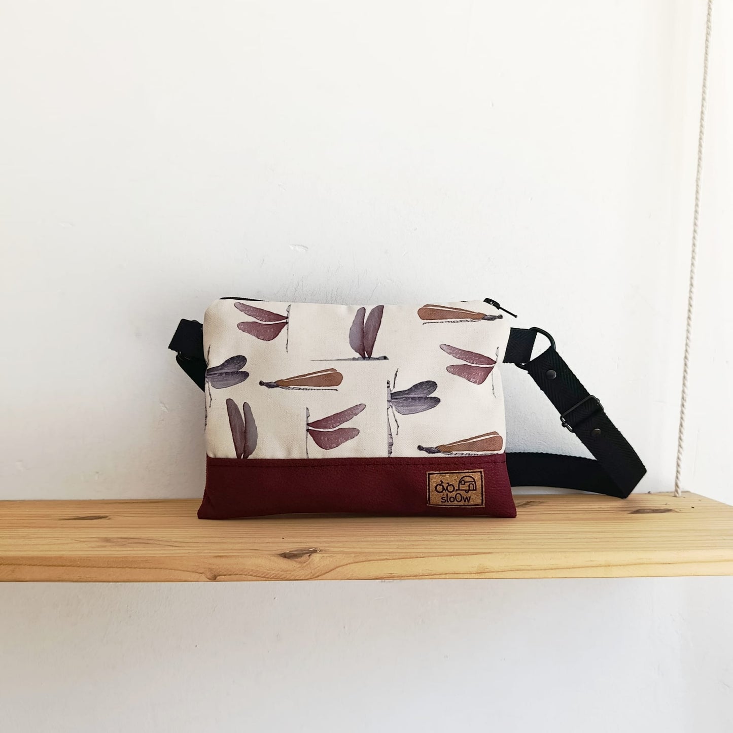 Bolso pequeño sloOw con Libélulas y granate