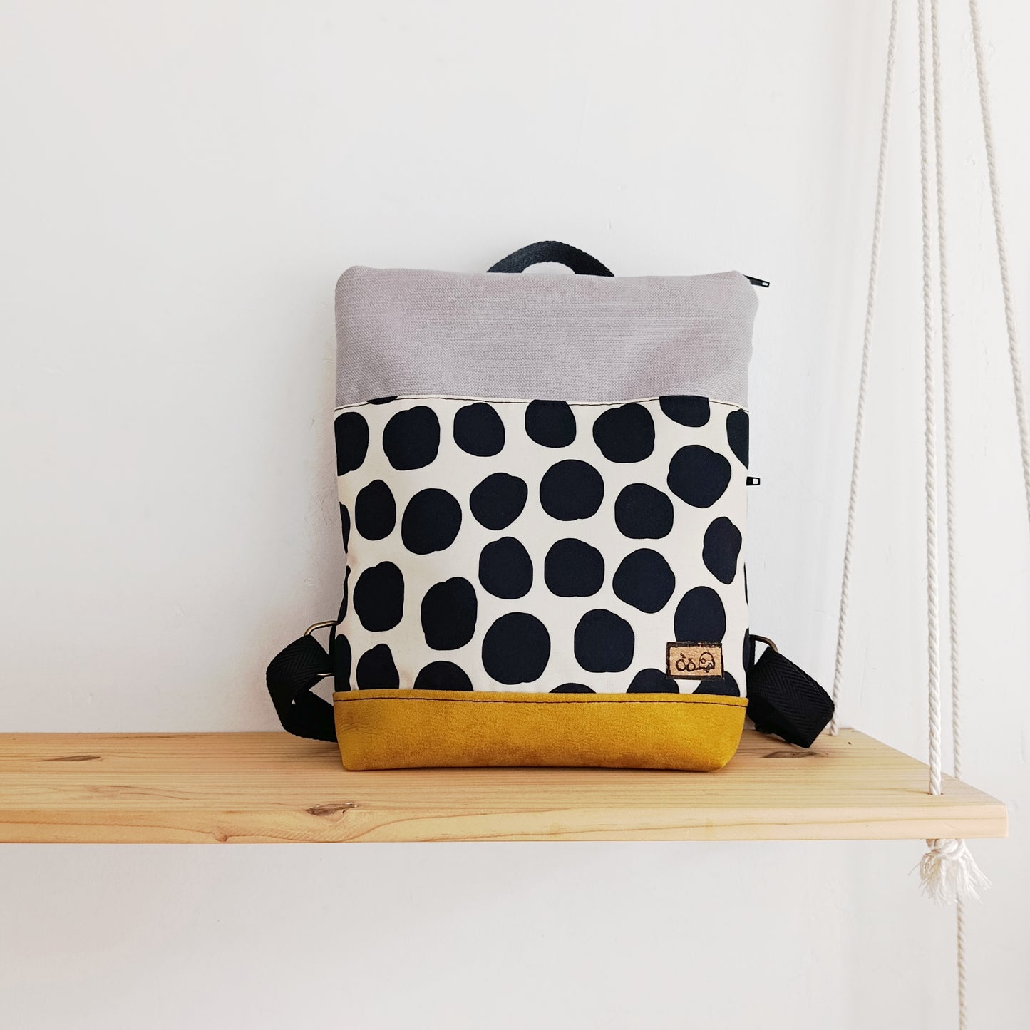 Mochila rectángulo con Círculos grandes, mostaza y gris claro