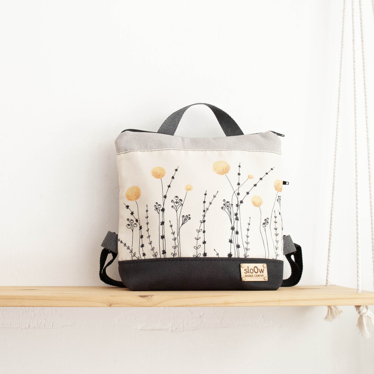 Mochila cuadrada sloOw de Craspedias con base negra