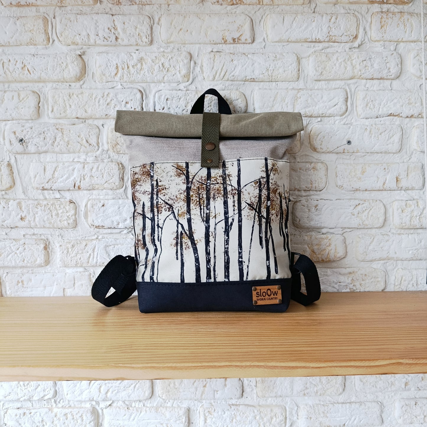 Mochila Rolltop sloOw. Bosque con negro y kaki