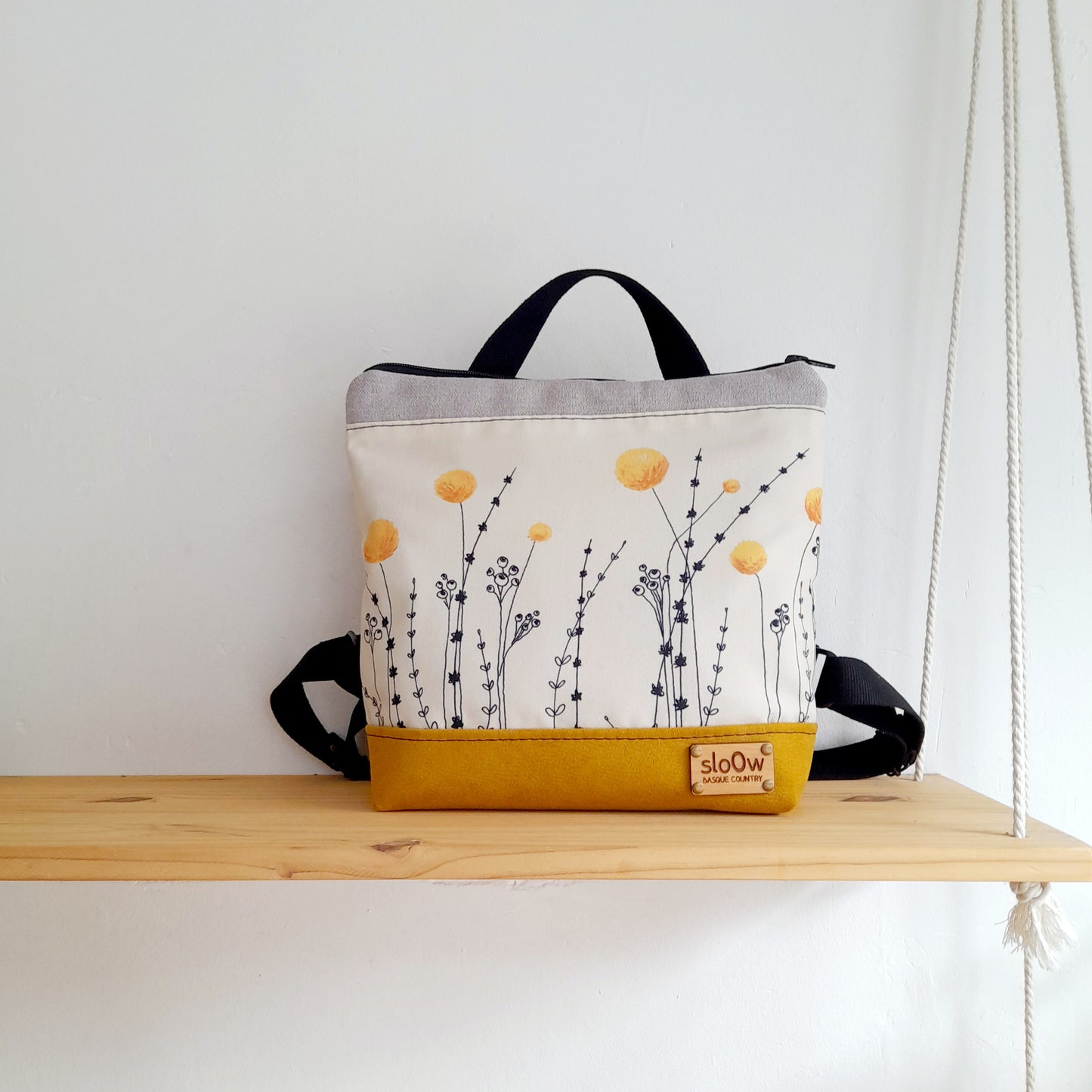 Mochila cuadrada sloOw de Craspedias con base mostaza