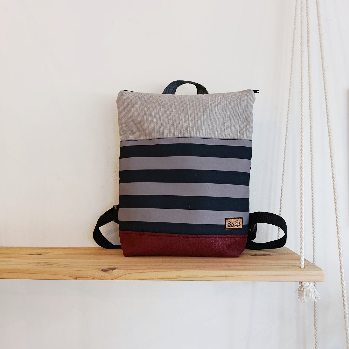 Mochila alta de Rayas gris marengo y negro con granate