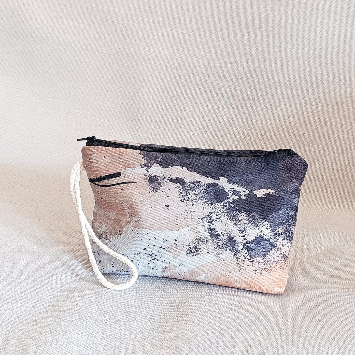 Neceser sloOw con Textura beige y base oscura