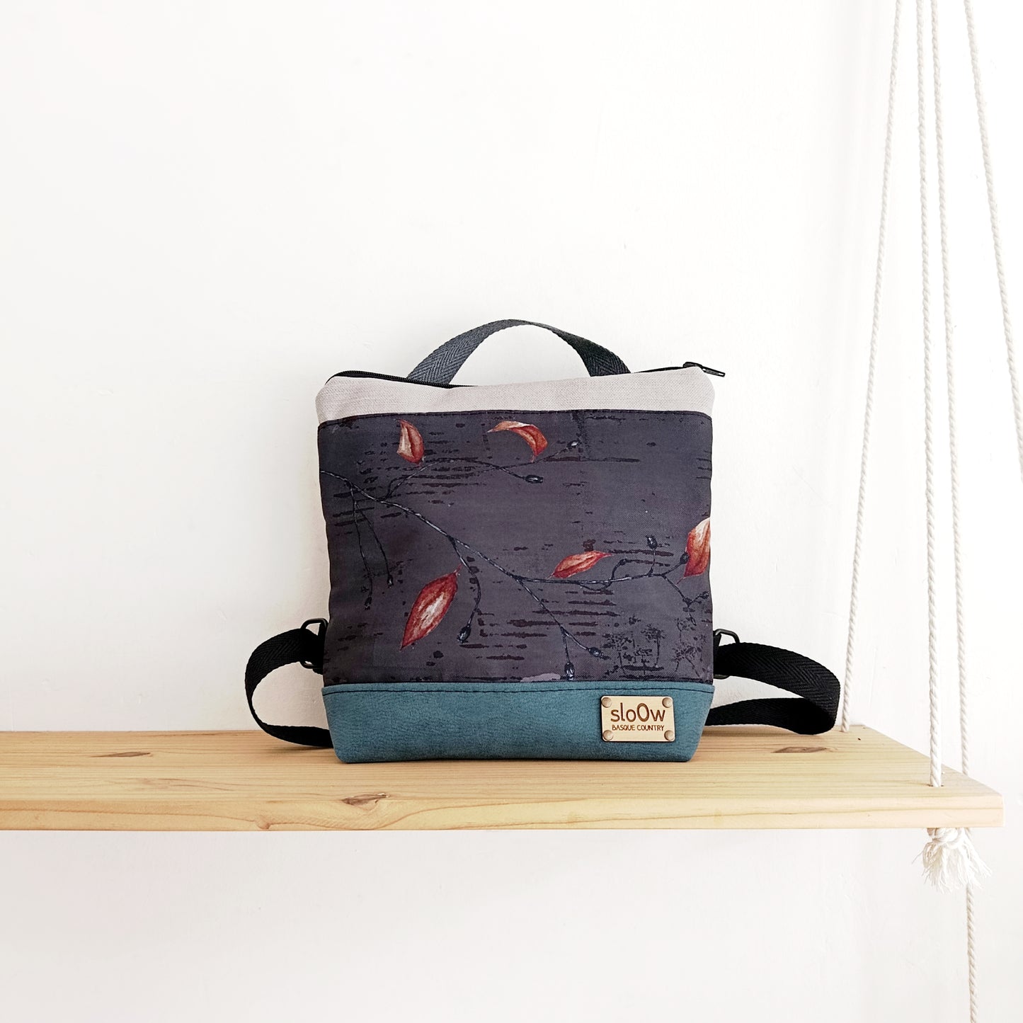 Mochila cuadrada sloOw con Hojas oscuras, azul y gris